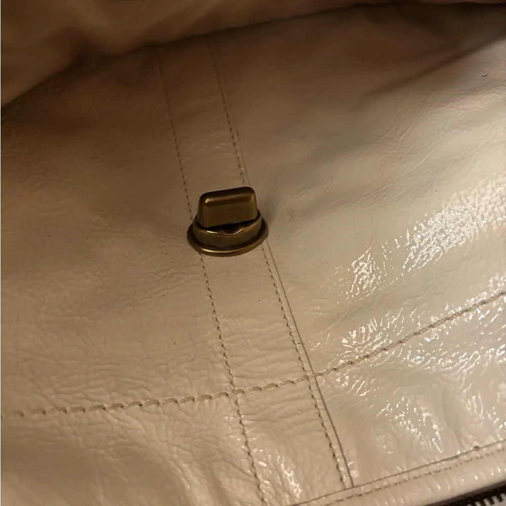 Coach Ergo XL 2007 White/Cream Patent Leather Shoulder Bag 11009 $487 Retail